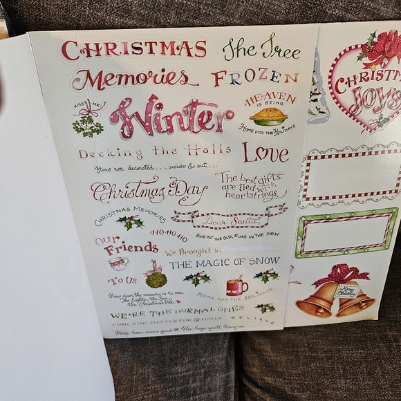 4 Seasonal Scrapbooks - Picture 6 of 11